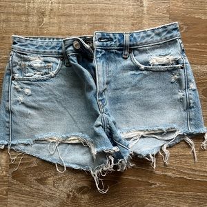 Abercrombie cut off shorts